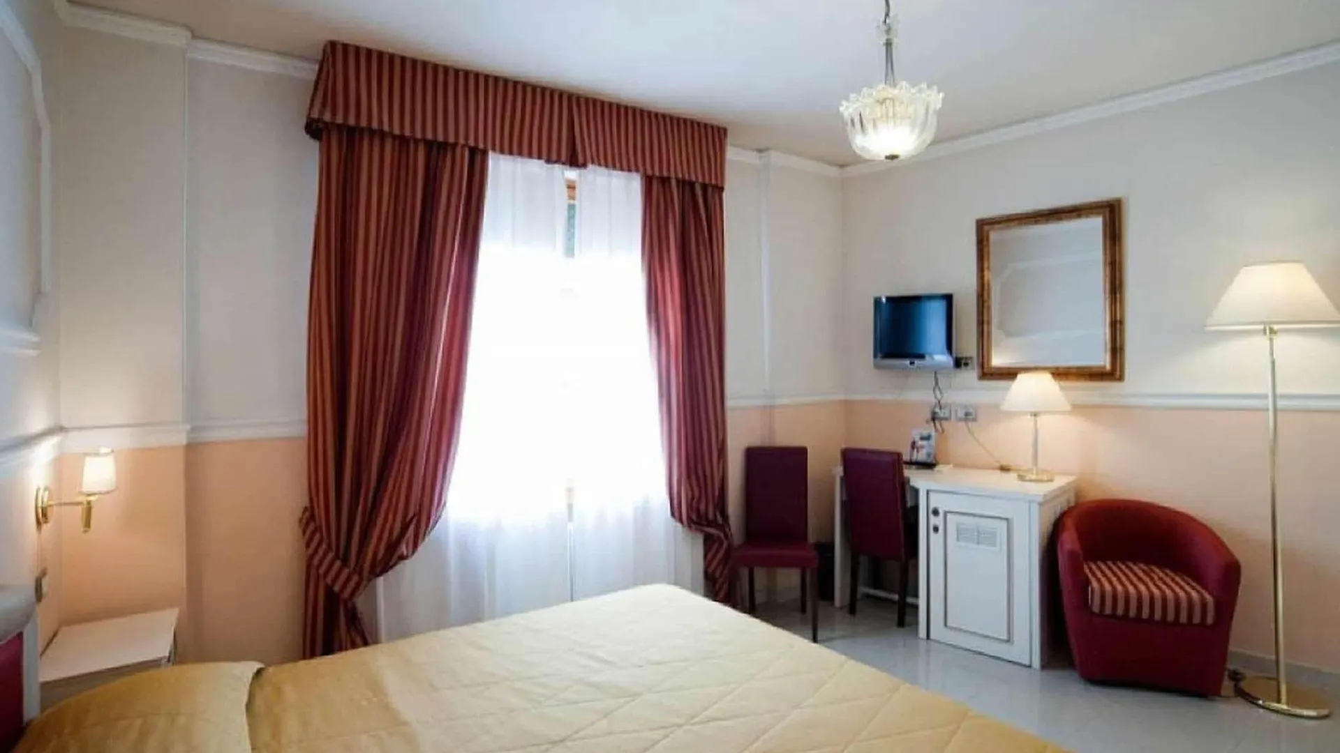 The Port Residence Livorno Aparthotel