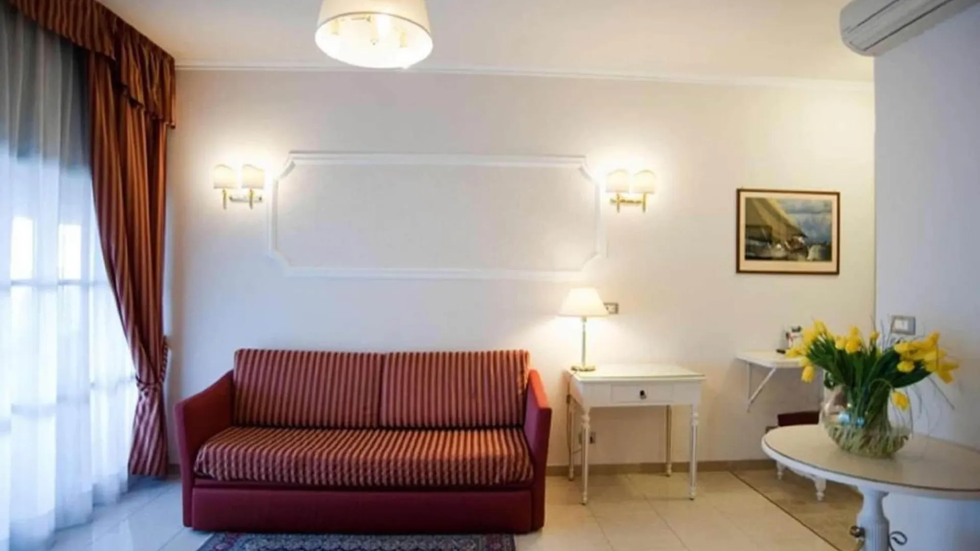 The Port Residence Livorno Italien