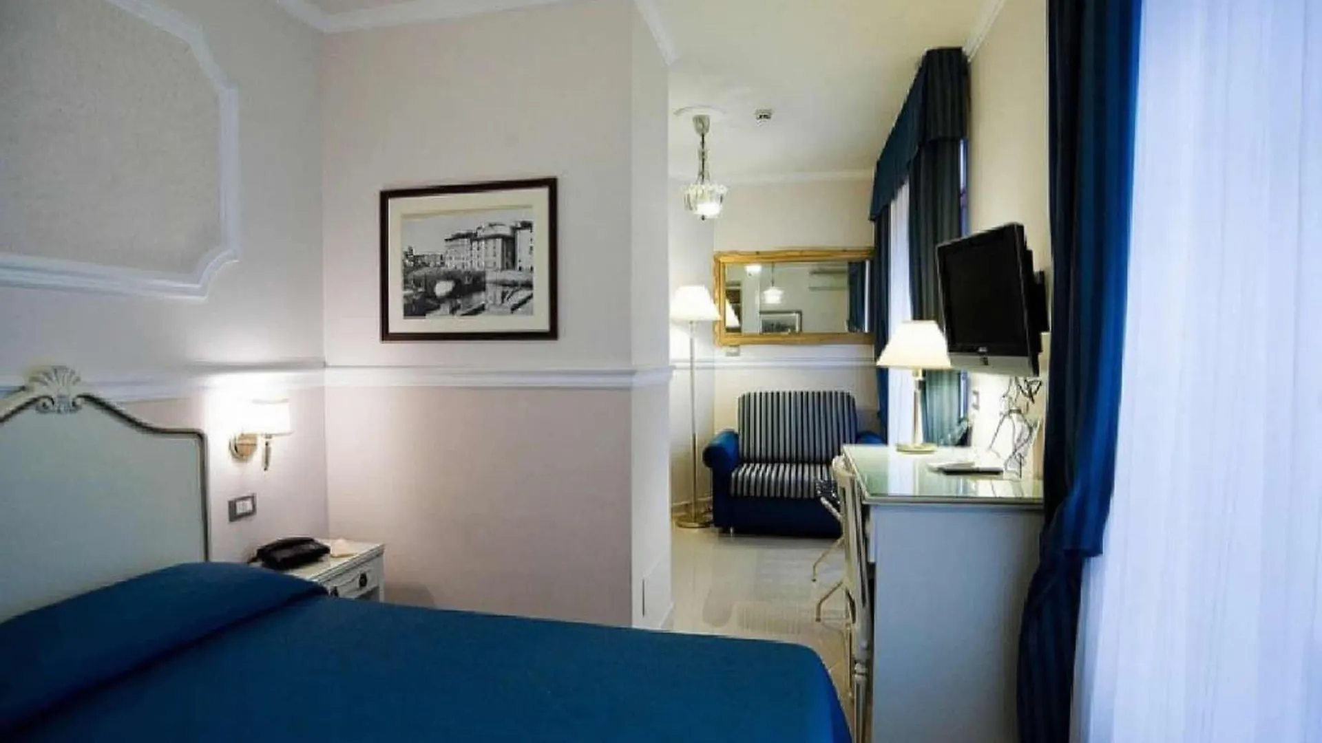 The Port Residence Livorno Italien