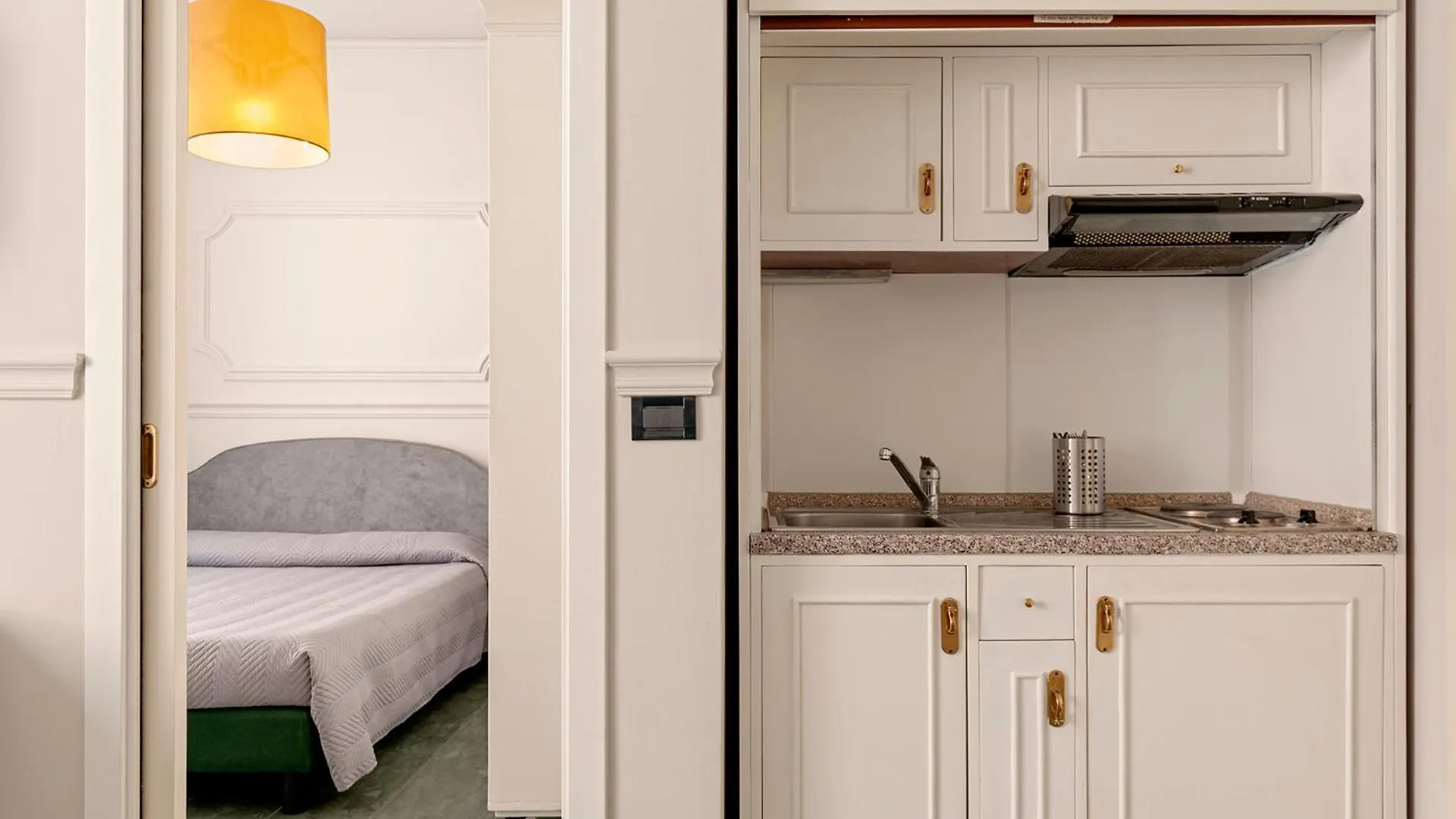 *** Aparthotel The Port Residence Livorno Italien