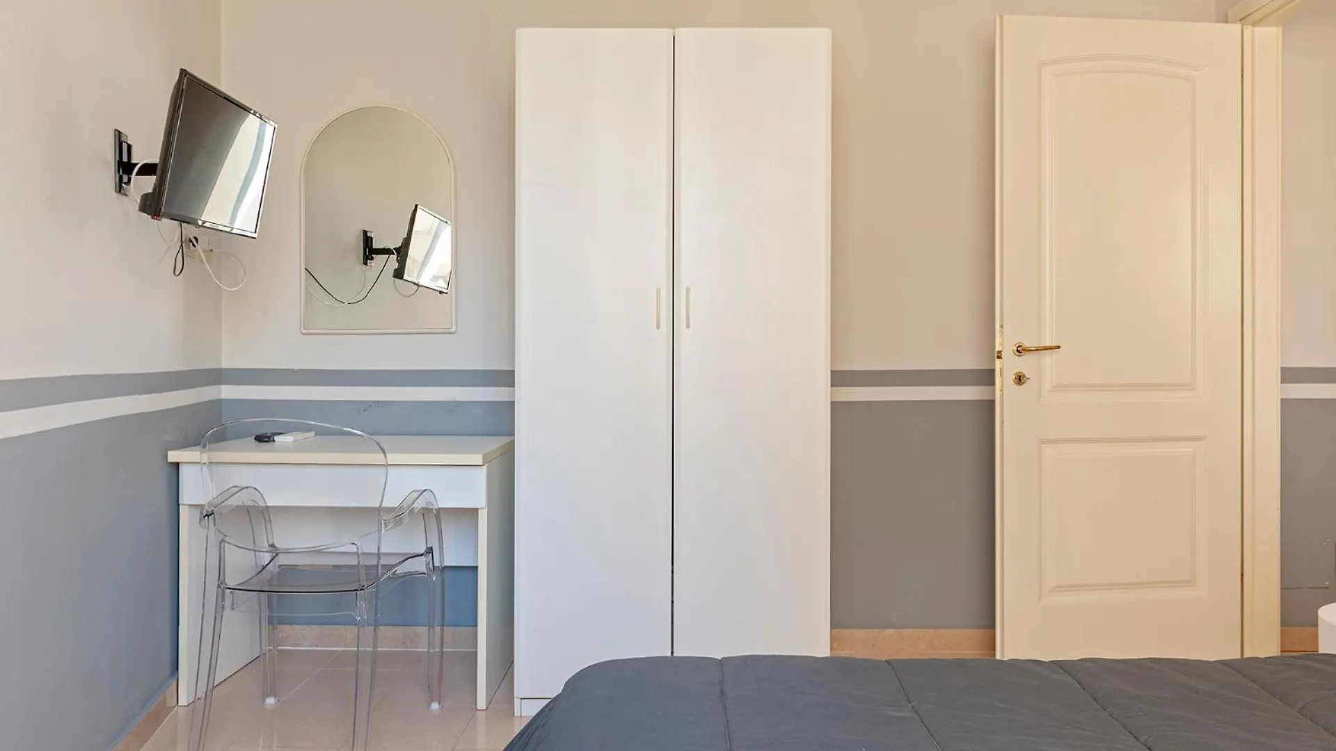 The Port Residence Livorno 3*,  Italien